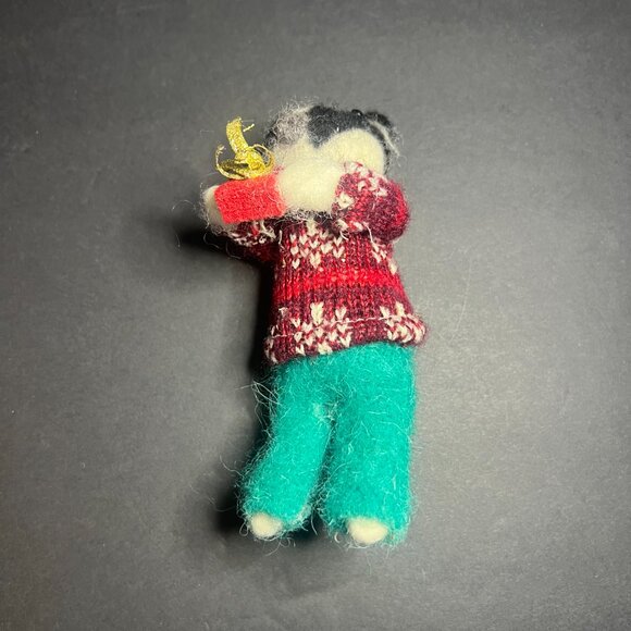 Vintage Handmade Felt Gift Bearer Badger Holiday Christmas Tree Ornament 6.25" - Picture 5 of 6